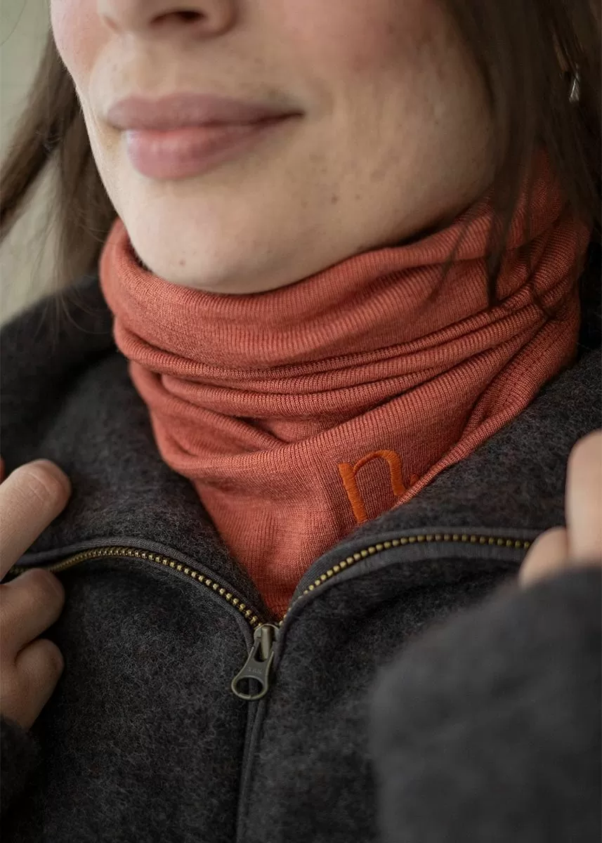 Tubehals i ull med silke