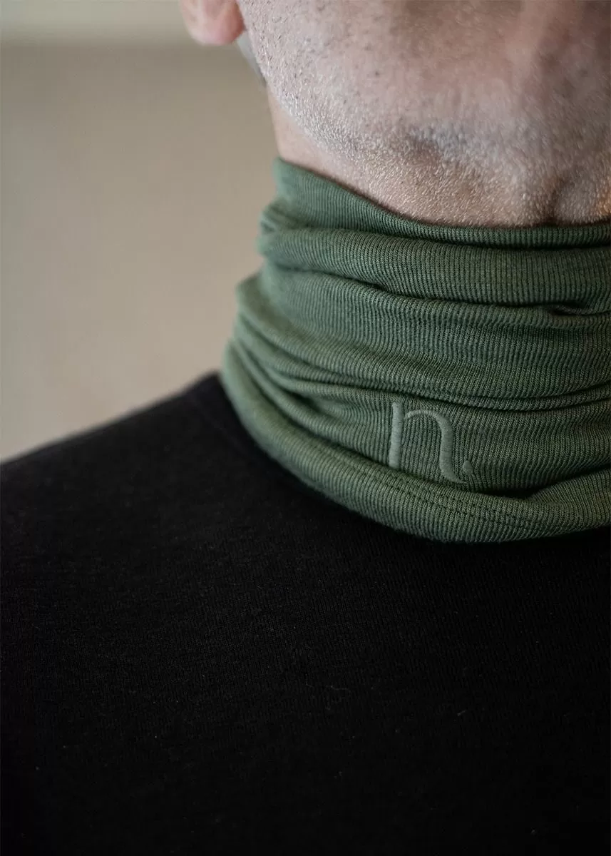 Tubehals i ull med silke