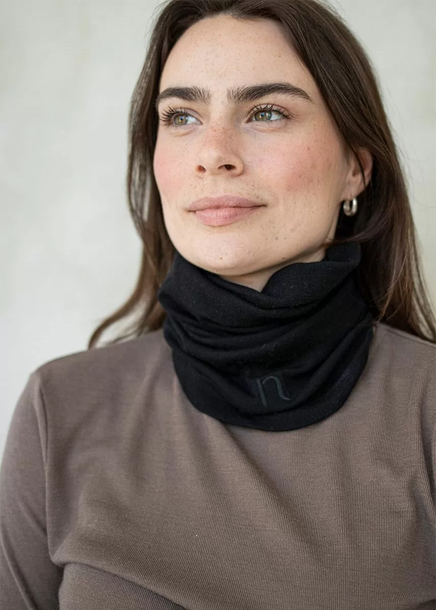 Tubehals i ull med silke