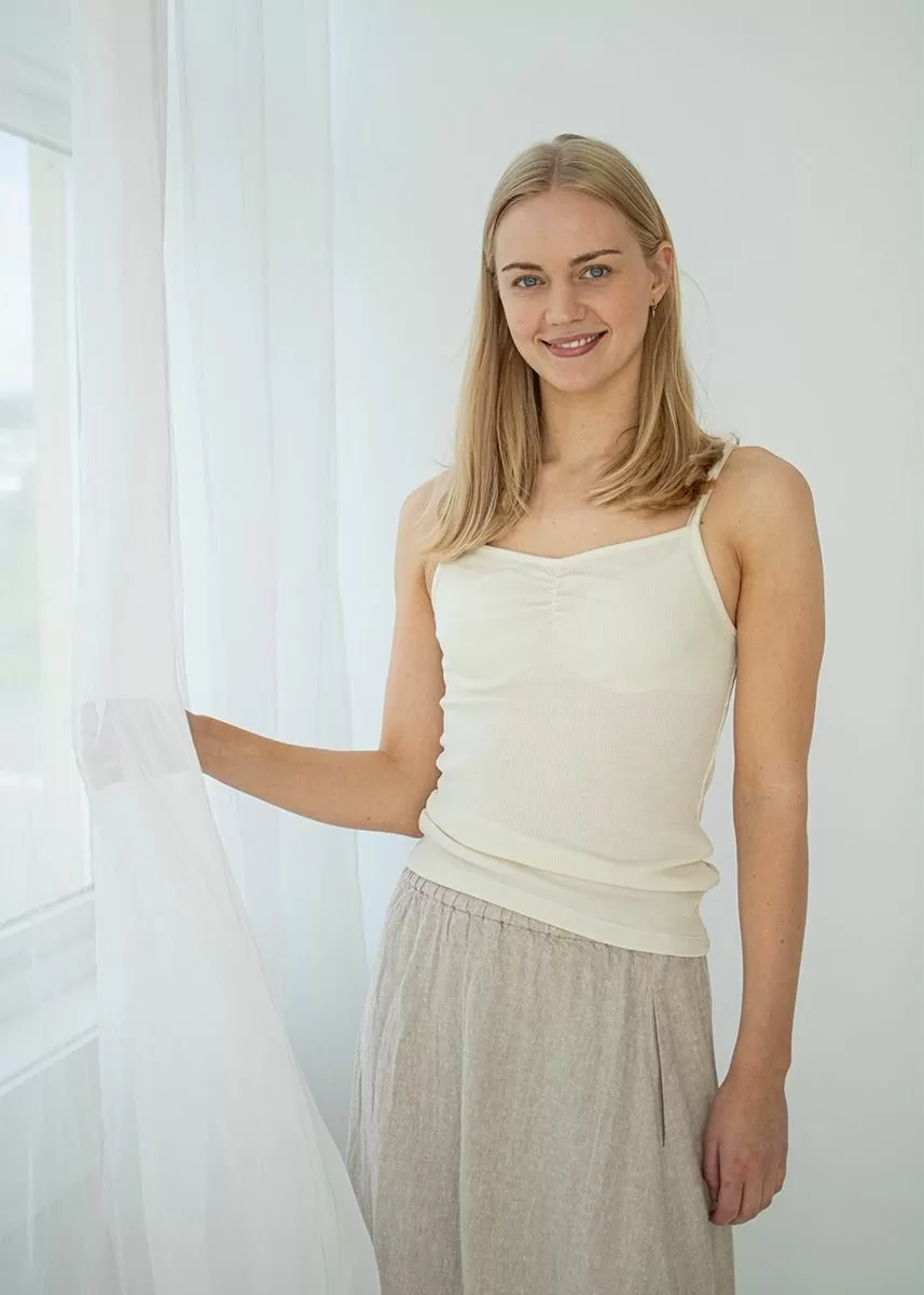 Singlet med stropper i ull med silke