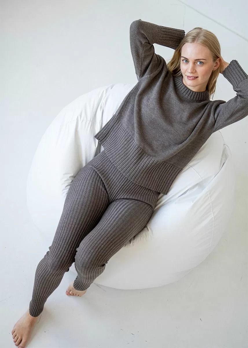 Ribbestrikket leggings i ull