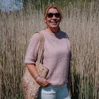 Fløffi sommertrøye til dame - Strikk