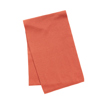 Strikket langt ullskjerf