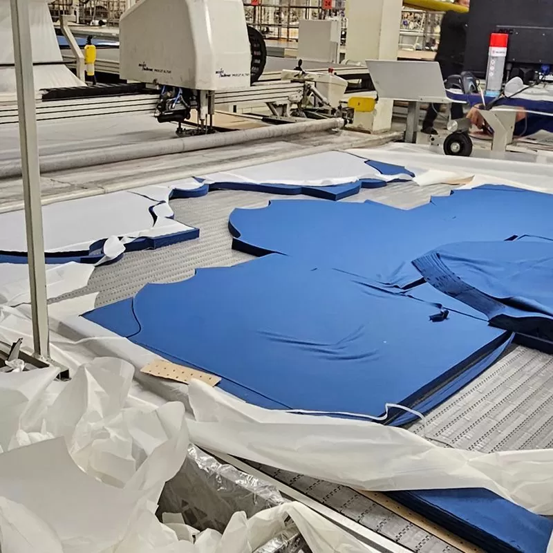 Nøstebarnplagg under produksjon